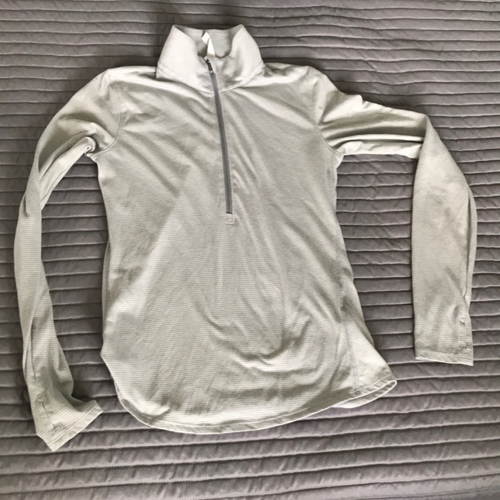Under armour sweater size xs